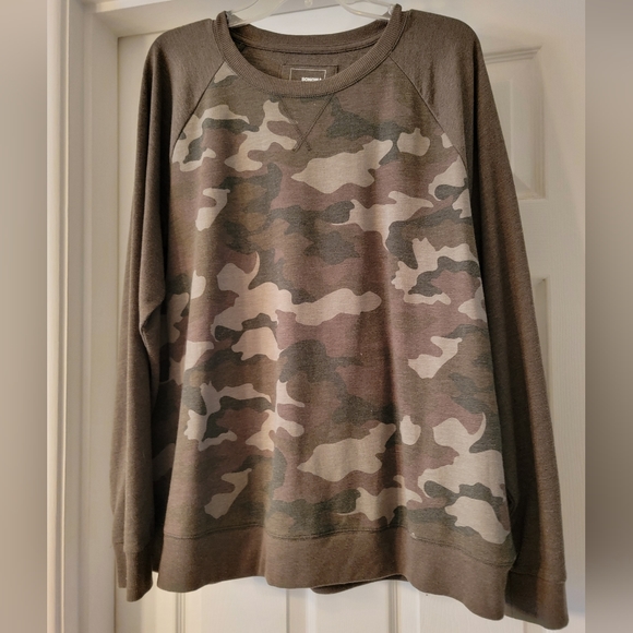 Camo Top - Picture 1 of 3